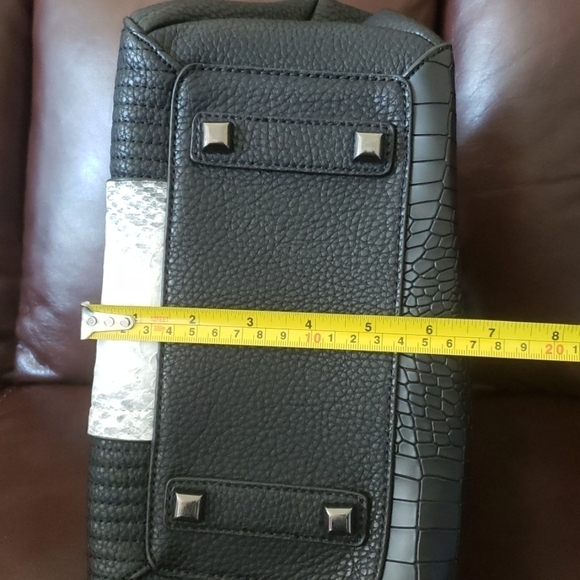 Sergio Ferretti Croc Embossed Classic Satchel - Picture 13 of 13